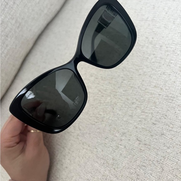 Chanel sunglasses worn one time - Picture 6 of 9